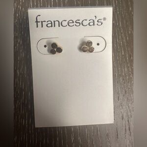 NWT Francesca’s Stud Earrings | gold